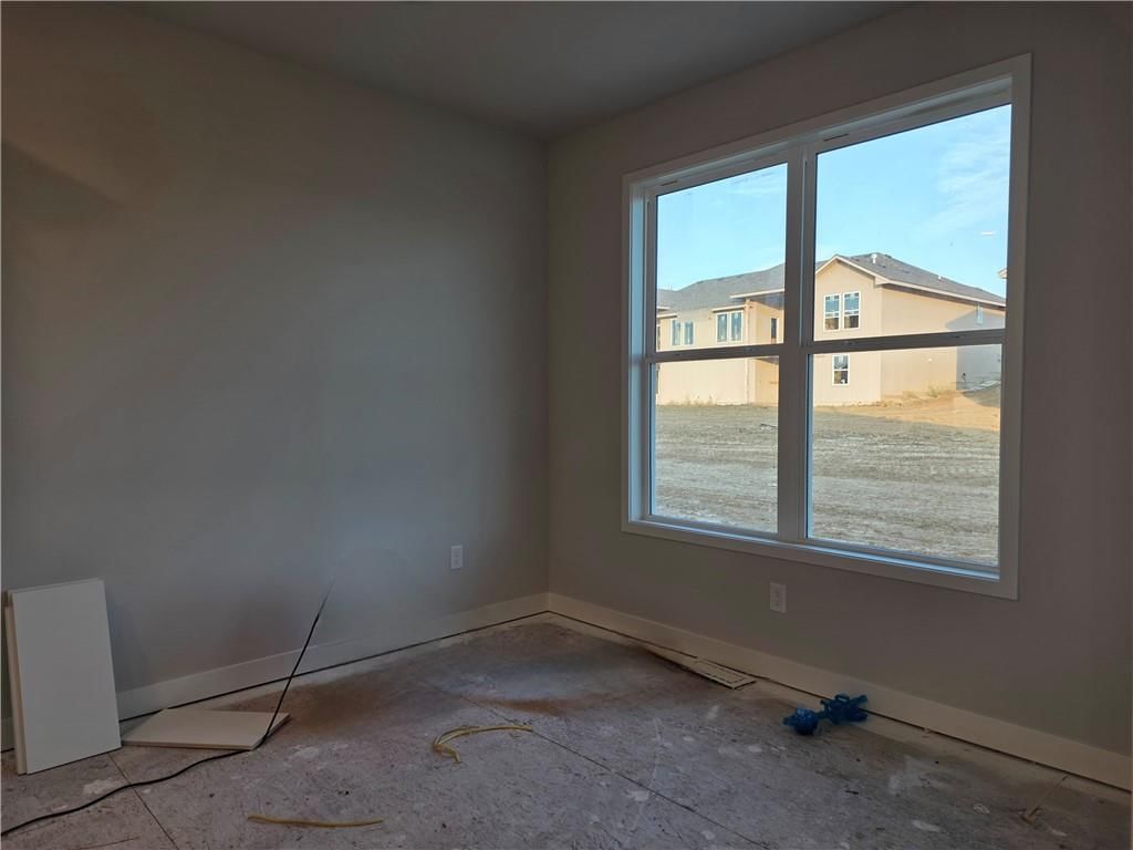 Photo 15 of 34 - 14584 Amanda Lane, Basehor, KS 66007