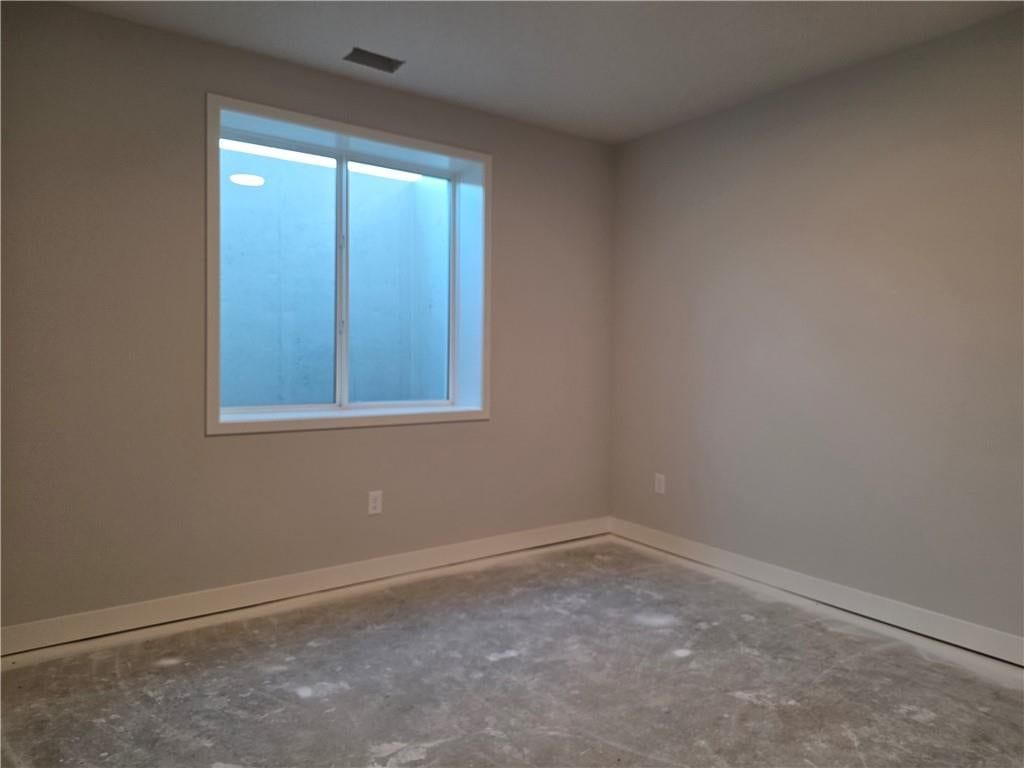 Photo 20 of 34 - 14584 Amanda Lane, Basehor, KS 66007