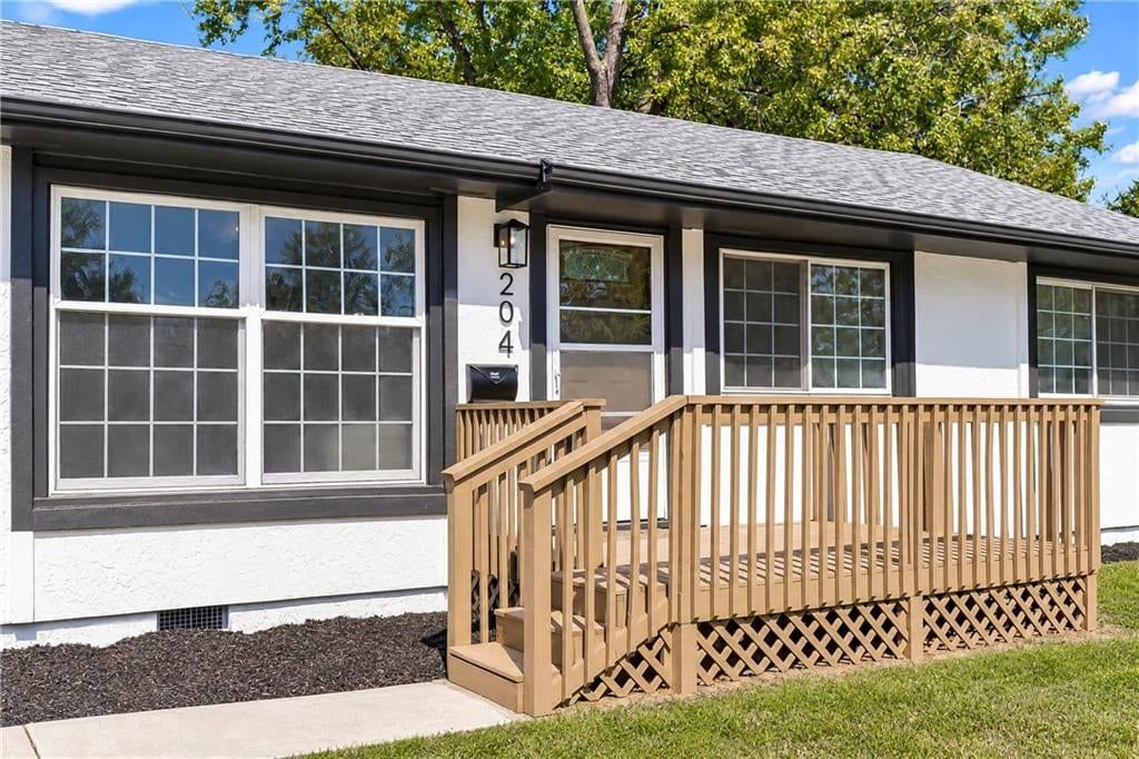 204 Pacific Drive, Belton, MO: listing photo 3