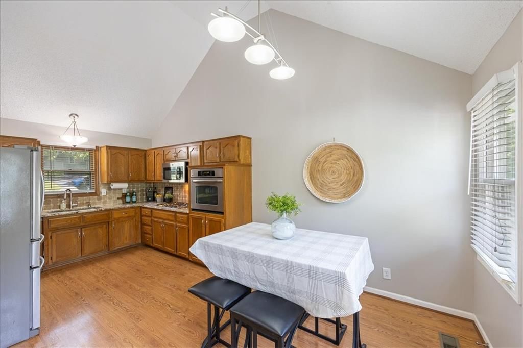 5122 Hardy Street — photo 8