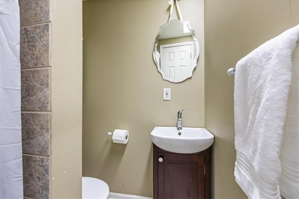5122 Hardy Street — photo 22