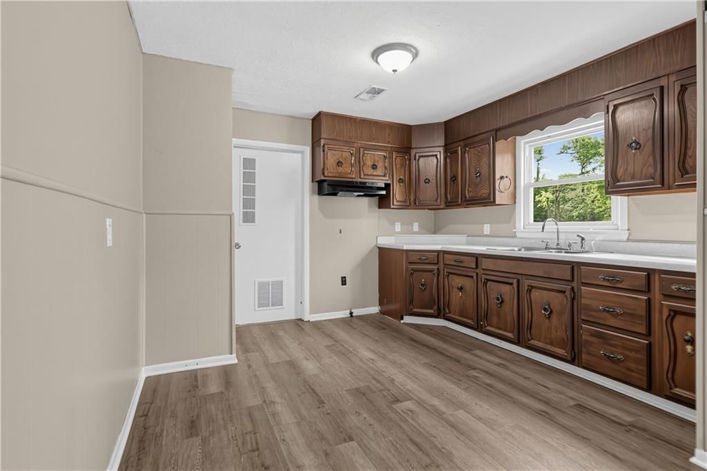 6140 Sloan Avenue — photo 9