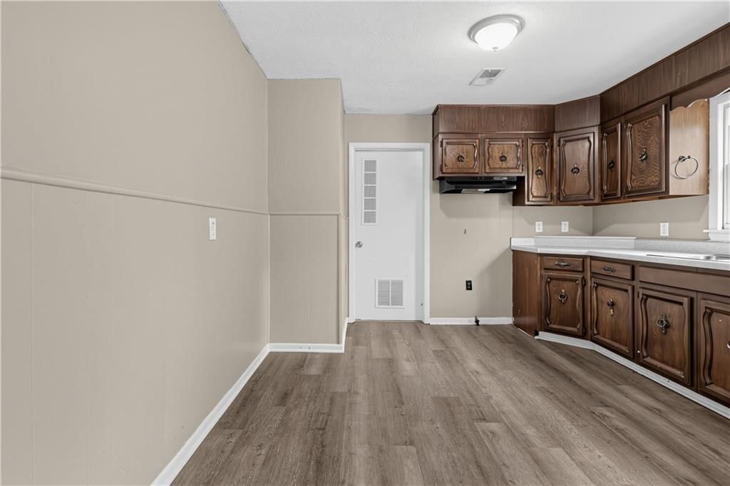 6140 Sloan Avenue — photo 10