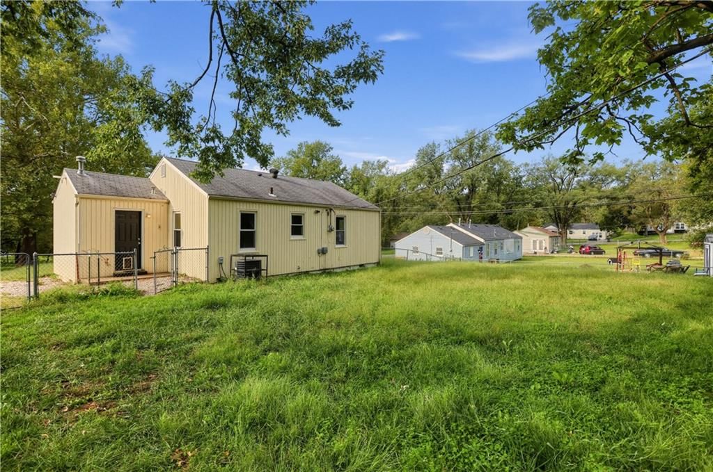 6140 Sloan Avenue — photo 26