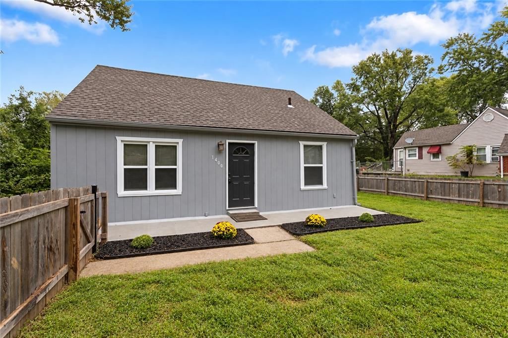 1400 E Hayward Avenue, Independence, MO: listing photo 2