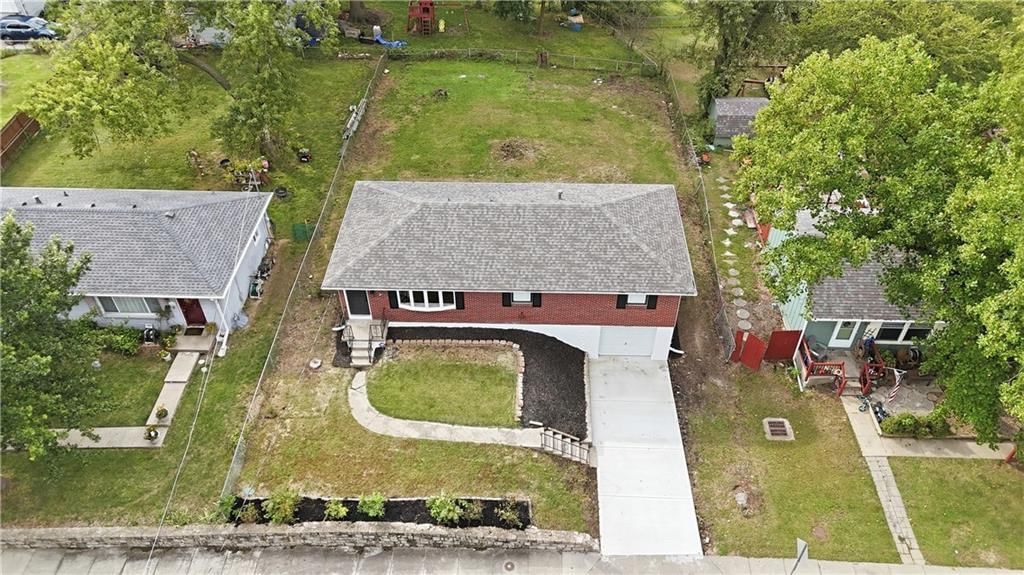 4005 NW 52nd Street — photo 36