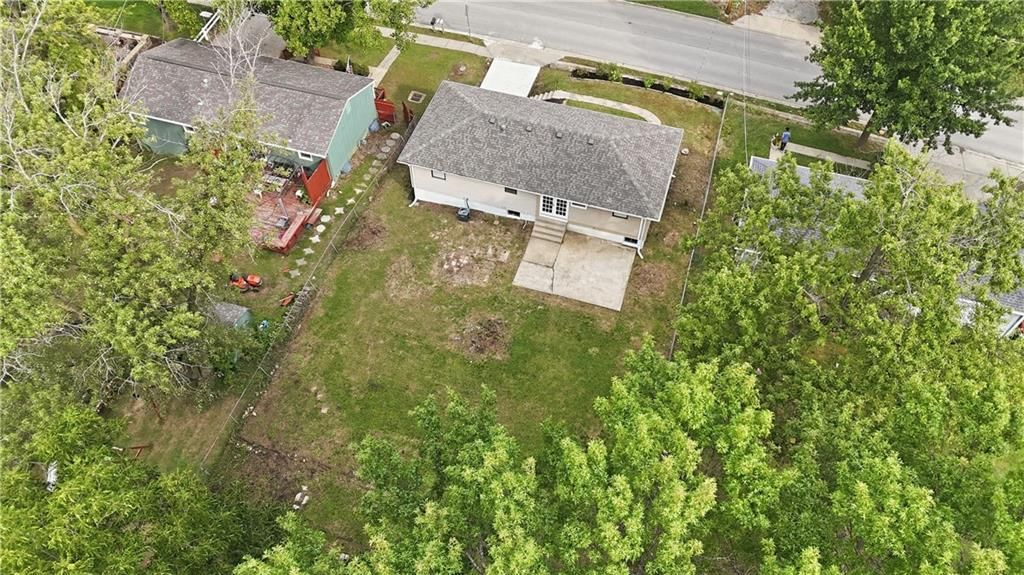 4005 NW 52nd Street — photo 37