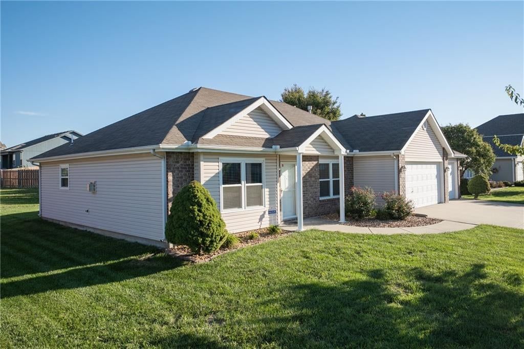 101 Sun Garden Street, Blue Springs, MO: listing photo 2