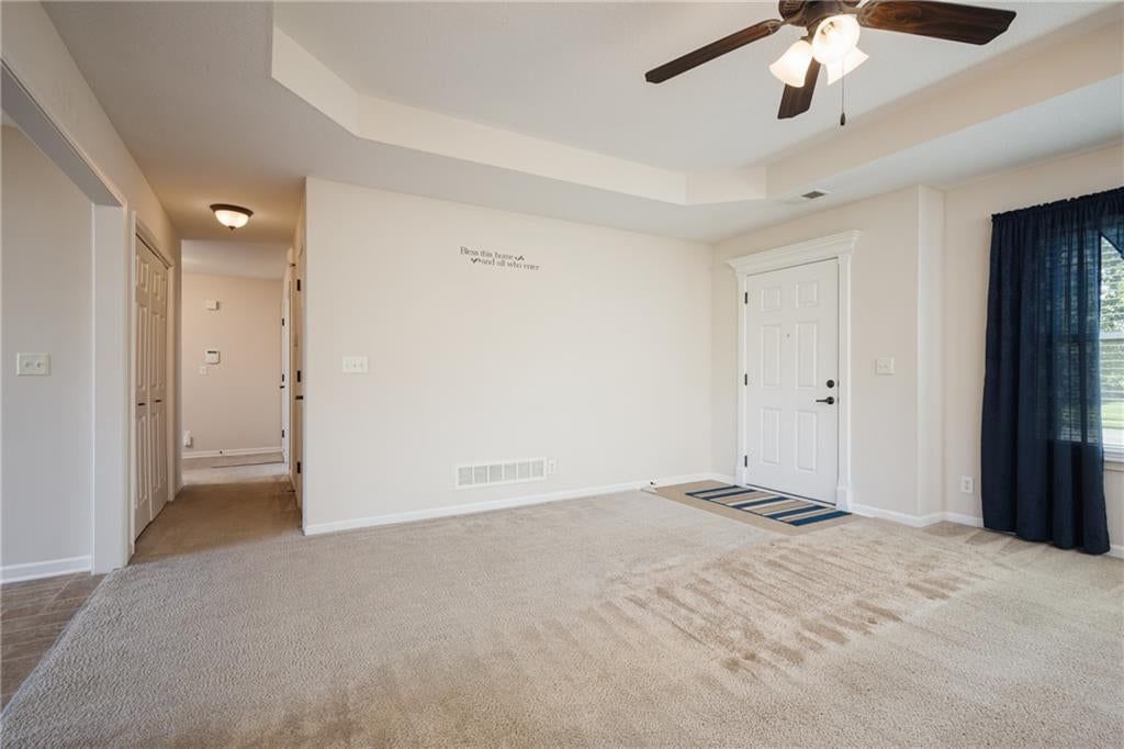 Photo 10 of 38 - 101 Sun Garden Street, Blue Springs, MO 64064