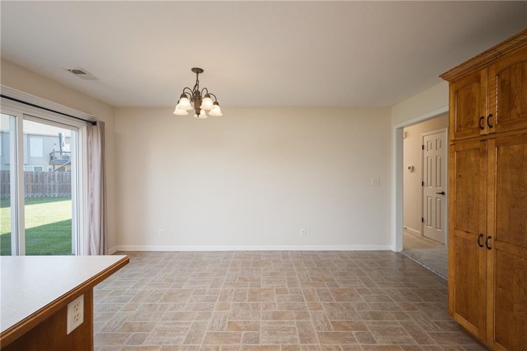 Photo 17 of 38 - 101 Sun Garden Street, Blue Springs, MO 64064