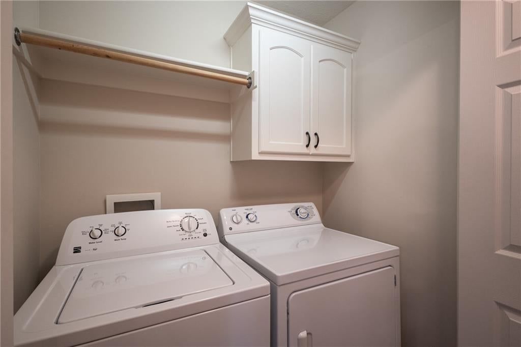Photo 19 of 38 - 101 Sun Garden Street, Blue Springs, MO 64064
