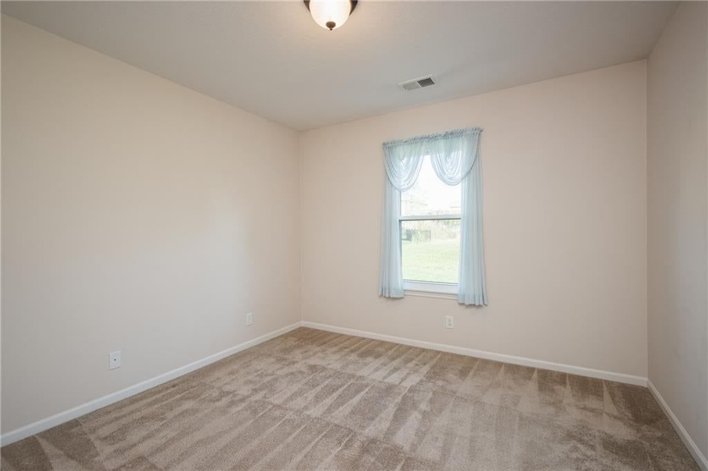 Photo 23 of 38 - 101 Sun Garden Street, Blue Springs, MO 64064