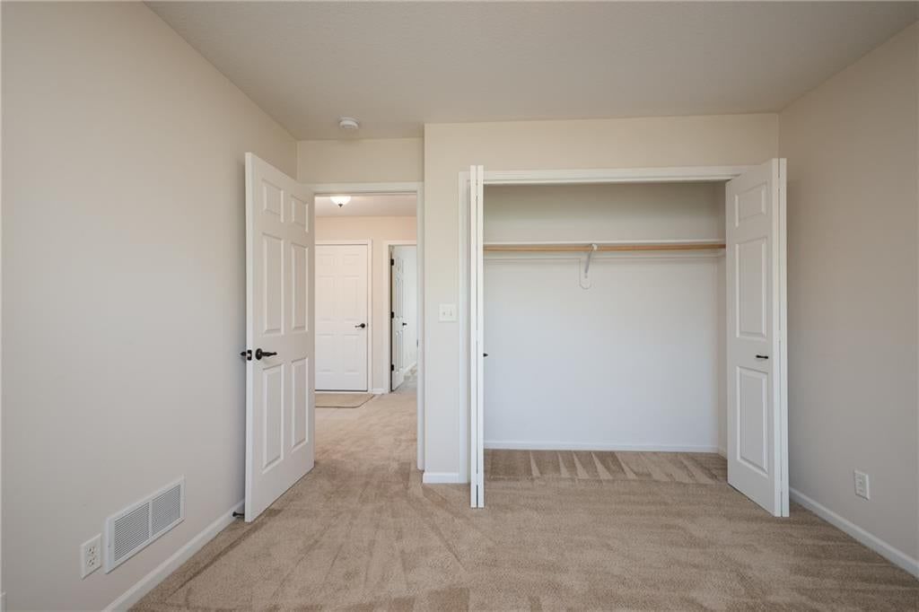 Photo 25 of 38 - 101 Sun Garden Street, Blue Springs, MO 64064