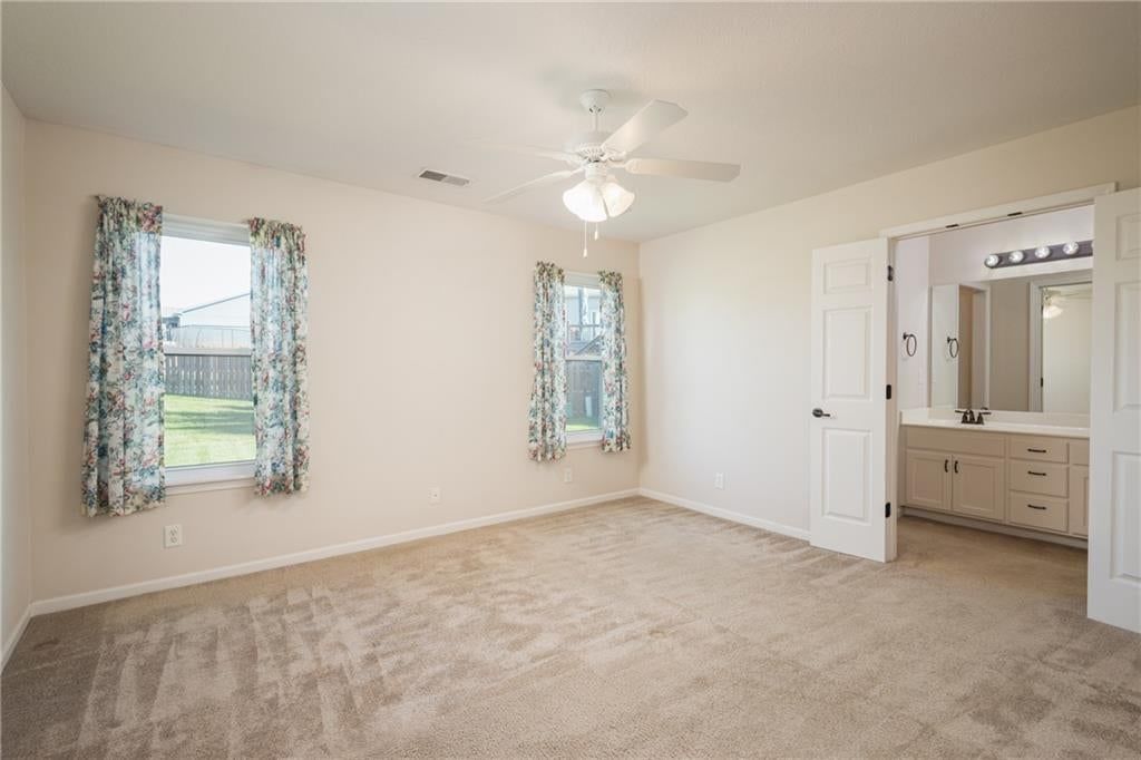 Photo 28 of 38 - 101 Sun Garden Street, Blue Springs, MO 64064