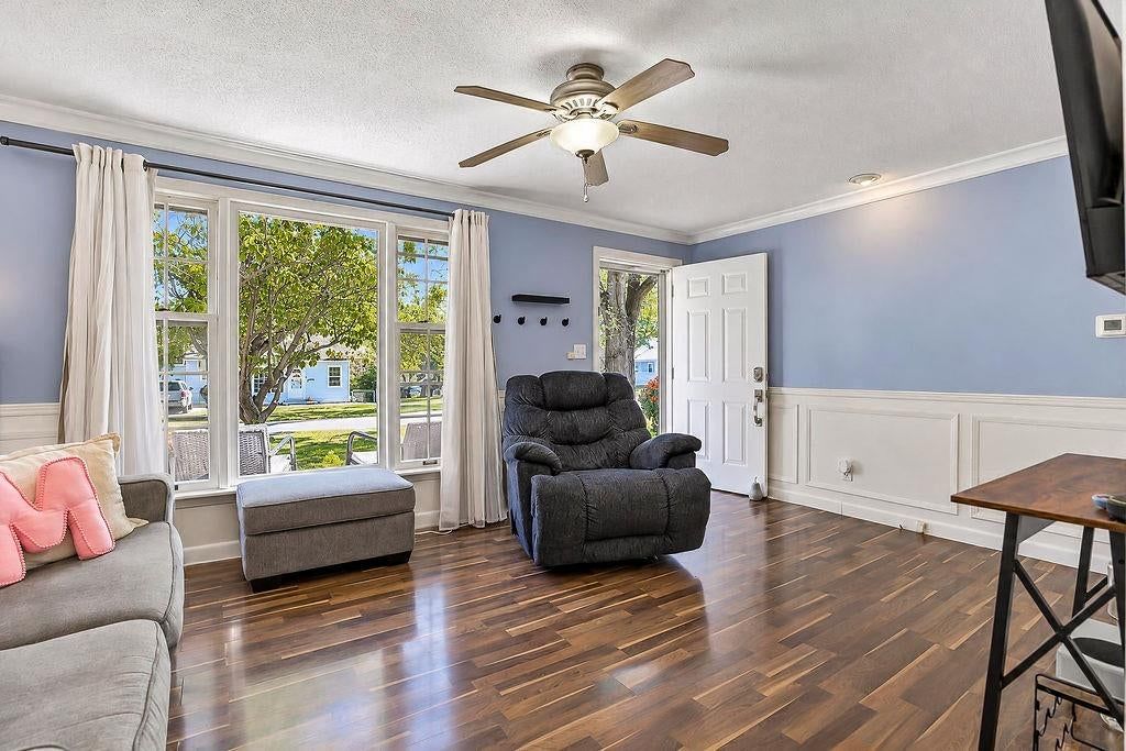 5516 Hunter Street, Raytown, MO: listing photo 3