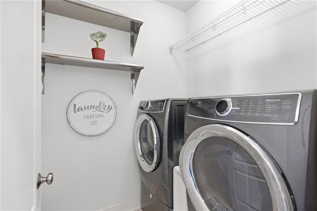 Photo 6 of 47 - 10429 N Lawn Avenue, Kansas City, MO 64156