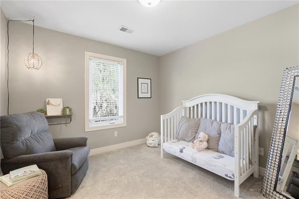 Photo 16 of 47 - 10429 N Lawn Avenue, Kansas City, MO 64156