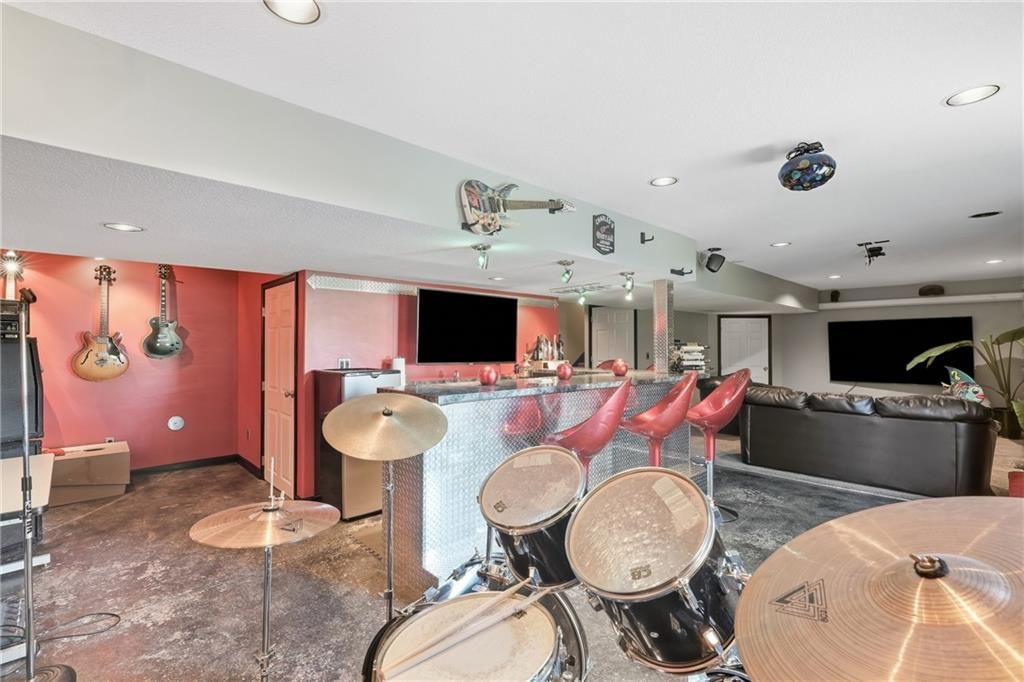 Finished basement and wet bar at 10429 N Lawn Avenue, Kansas City, MO 64156