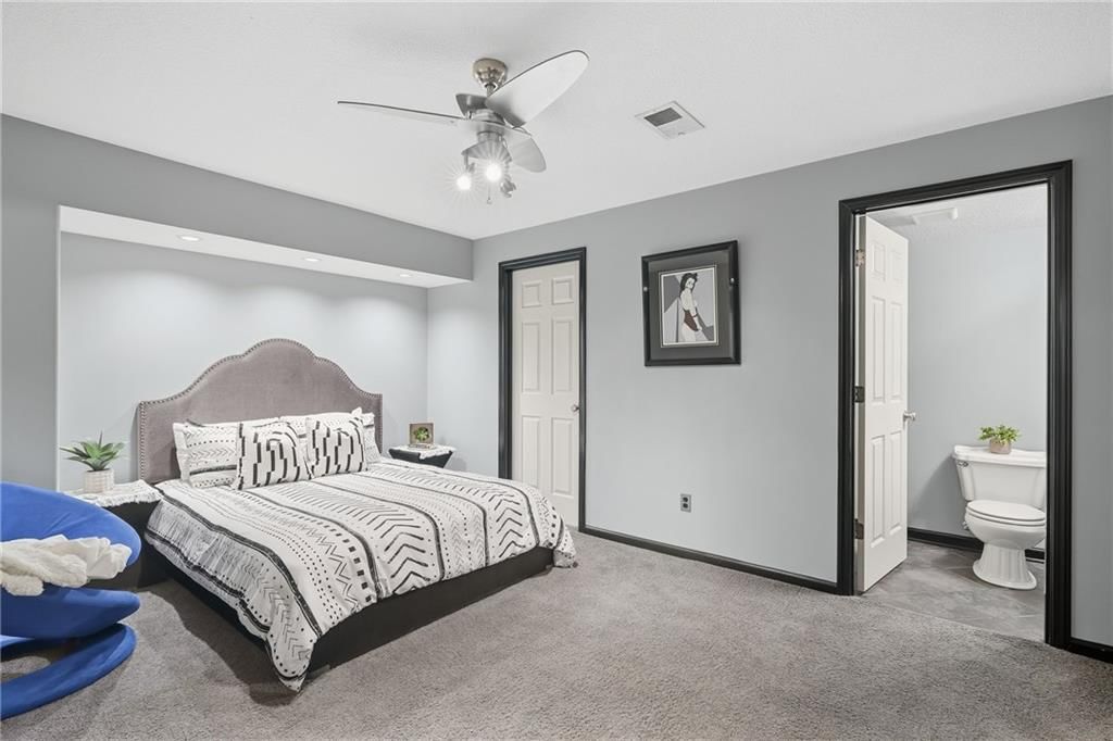 Photo 19 of 47 - 10429 N Lawn Avenue, Kansas City, MO 64156