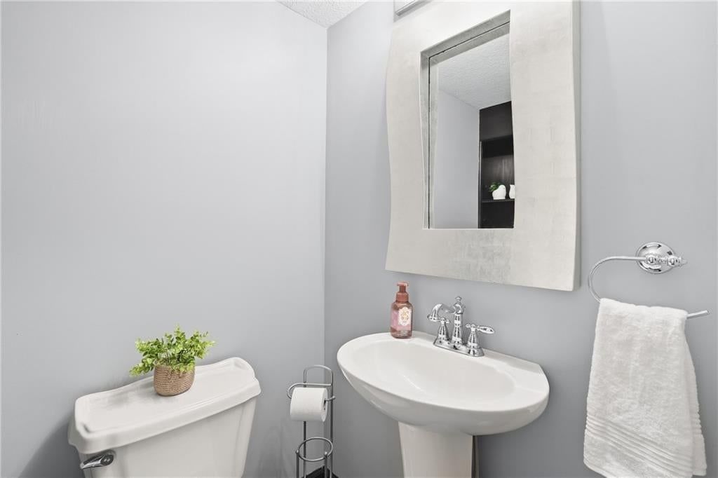 Photo 20 of 47 - 10429 N Lawn Avenue, Kansas City, MO 64156