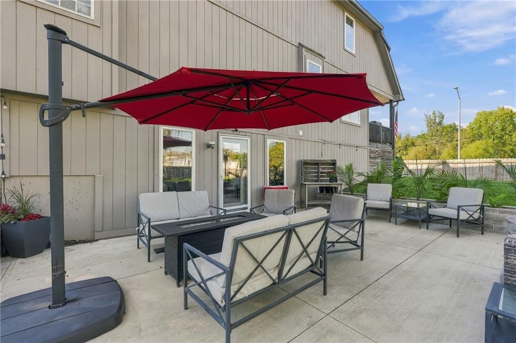 Photo 22 of 47 - 10429 N Lawn Avenue, Kansas City, MO 64156