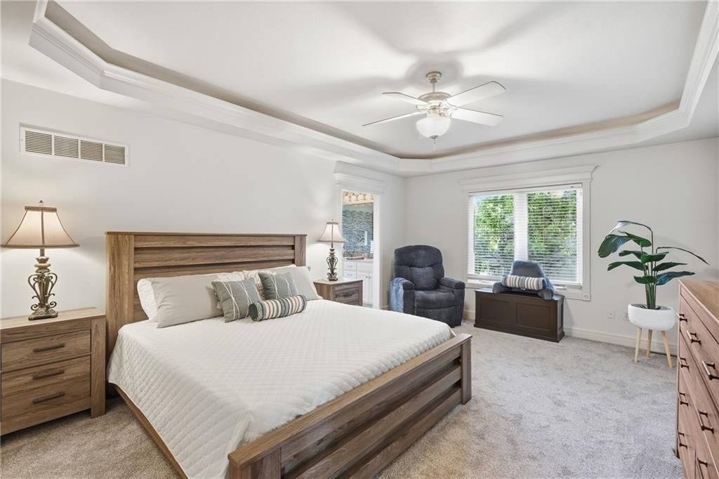Photo 33 of 47 - 10429 N Lawn Avenue, Kansas City, MO 64156