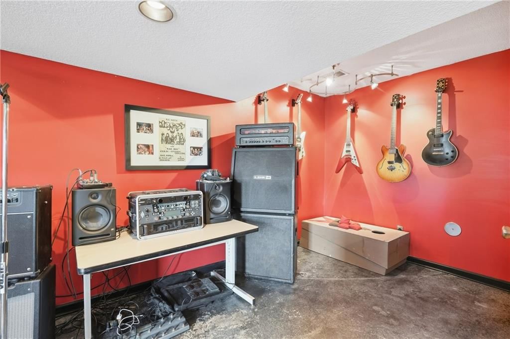 Photo 38 of 47 - 10429 N Lawn Avenue, Kansas City, MO 64156
