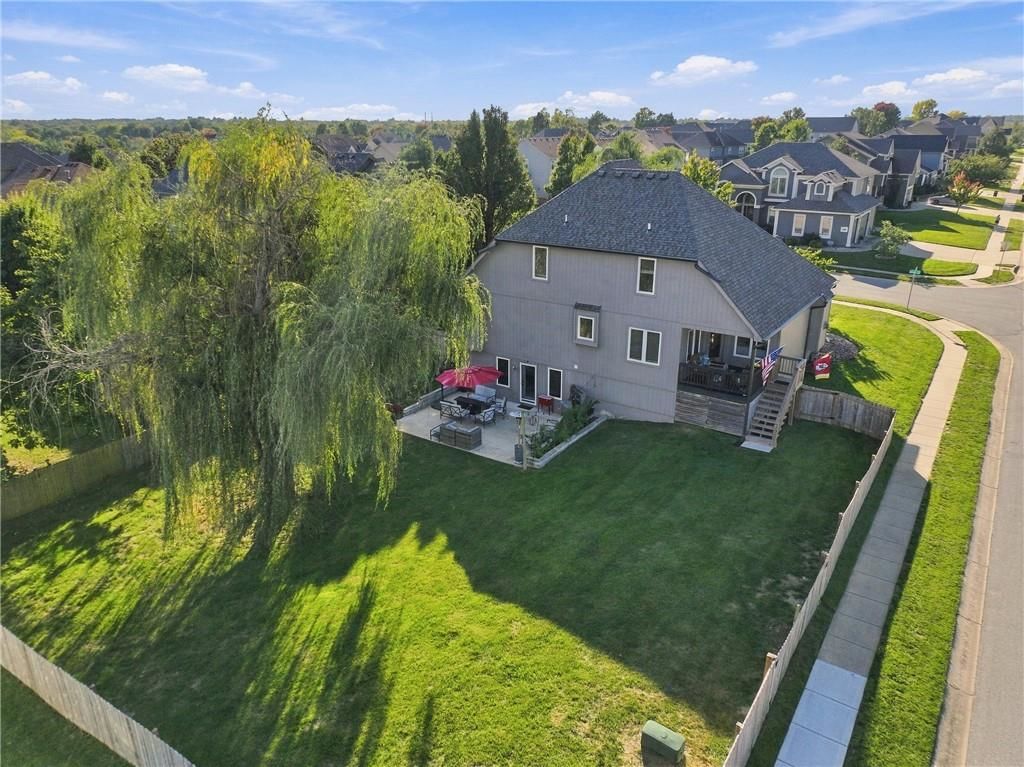 Photo 40 of 47 - 10429 N Lawn Avenue, Kansas City, MO 64156