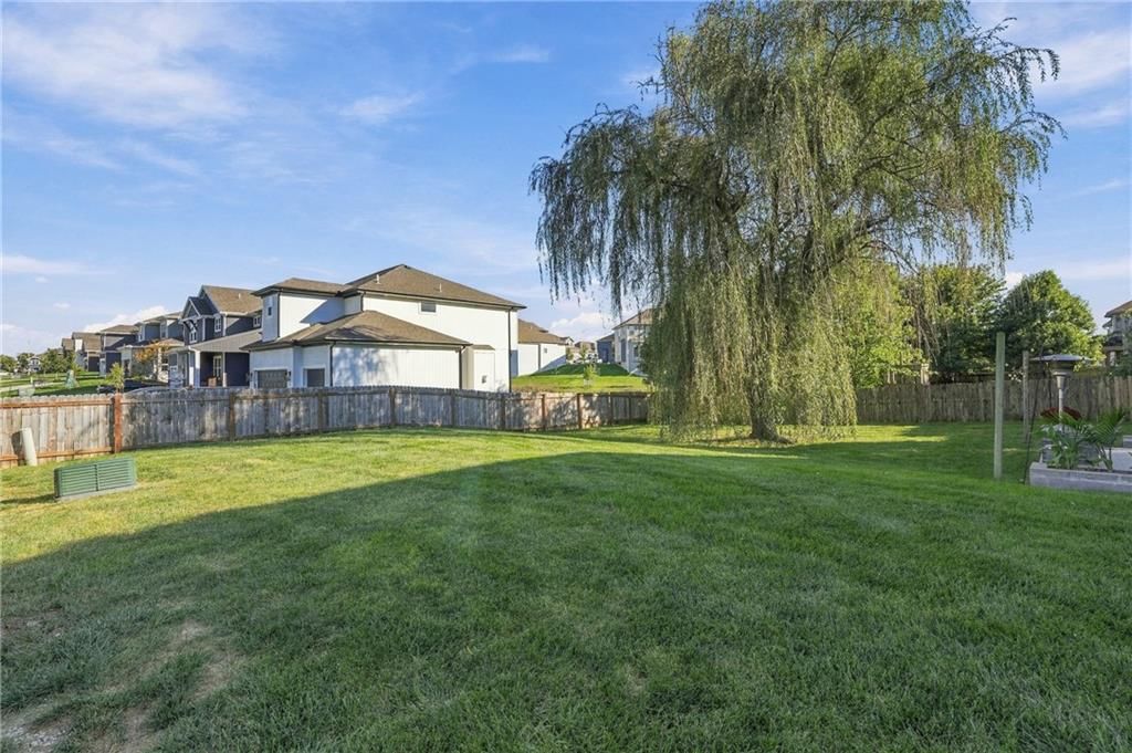 Photo 41 of 47 - 10429 N Lawn Avenue, Kansas City, MO 64156