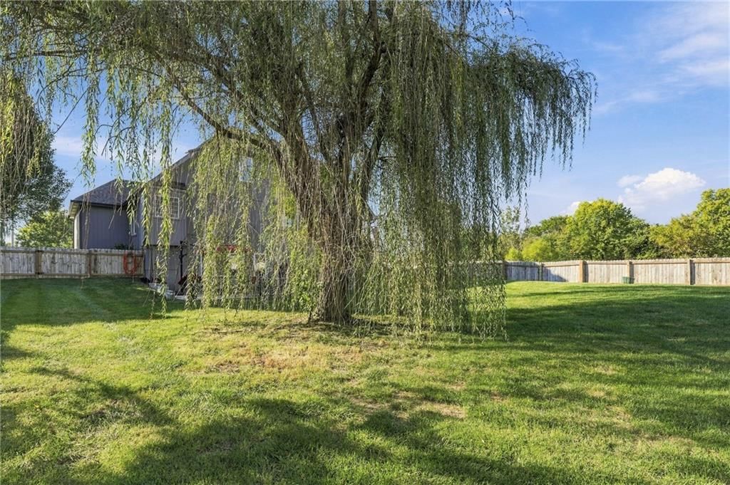 Photo 42 of 47 - 10429 N Lawn Avenue, Kansas City, MO 64156