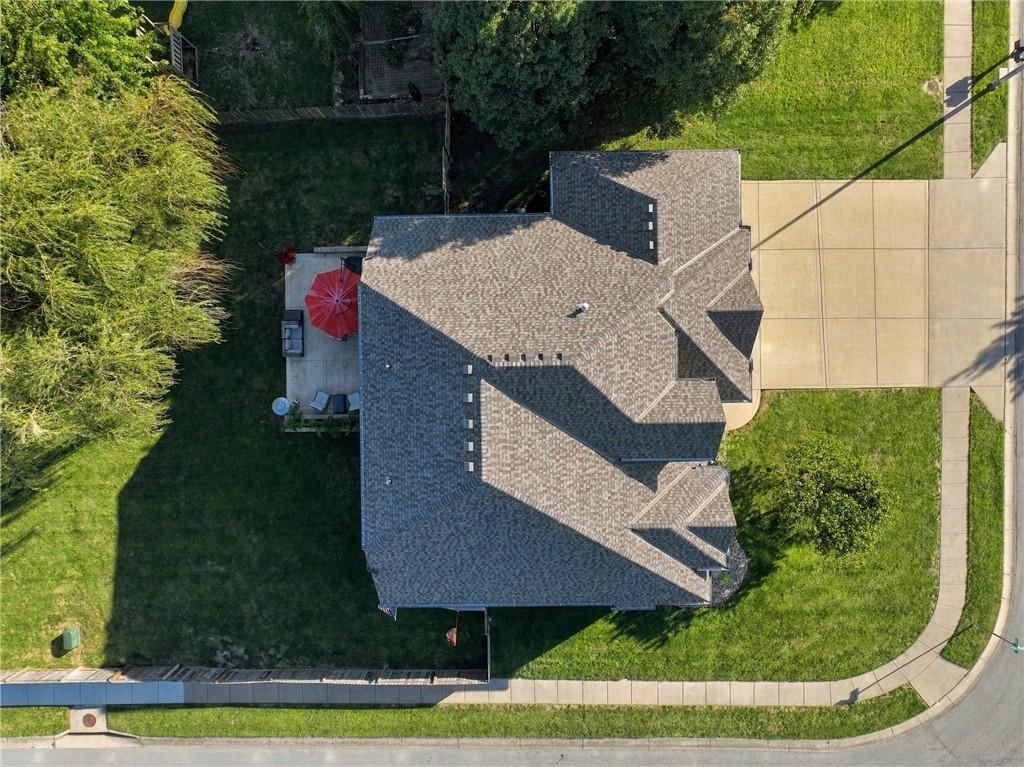Photo 43 of 47 - 10429 N Lawn Avenue, Kansas City, MO 64156