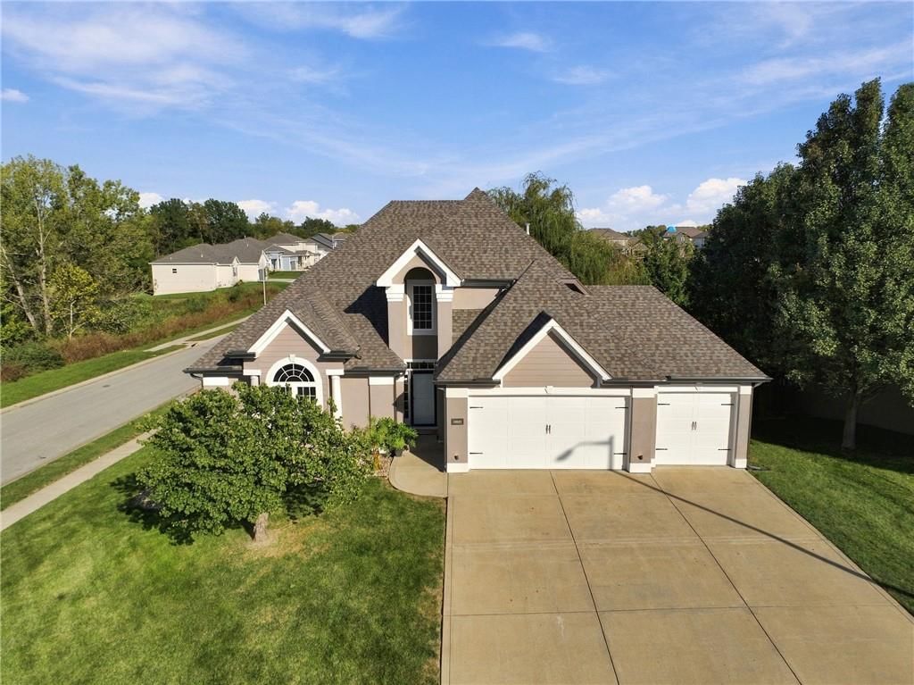 Photo 44 of 47 - 10429 N Lawn Avenue, Kansas City, MO 64156
