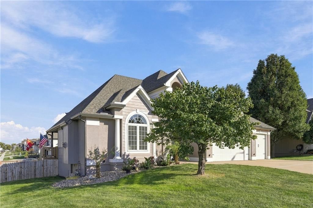 Photo 46 of 47 - 10429 N Lawn Avenue, Kansas City, MO 64156