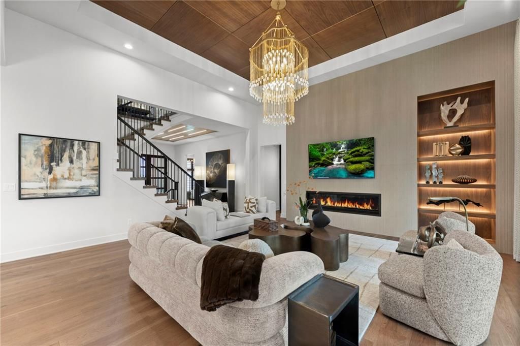 17605 Knox Street — photo 8