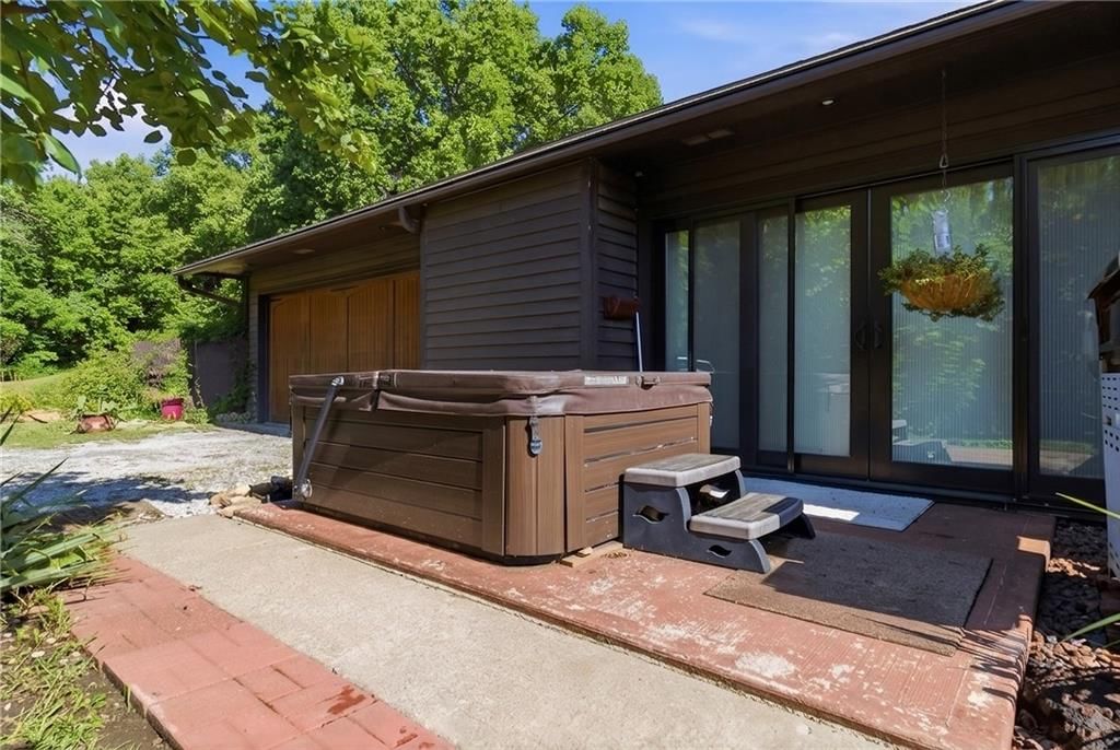 Hot tub at 30750 W 143rd Street, Gardner, KS 66030