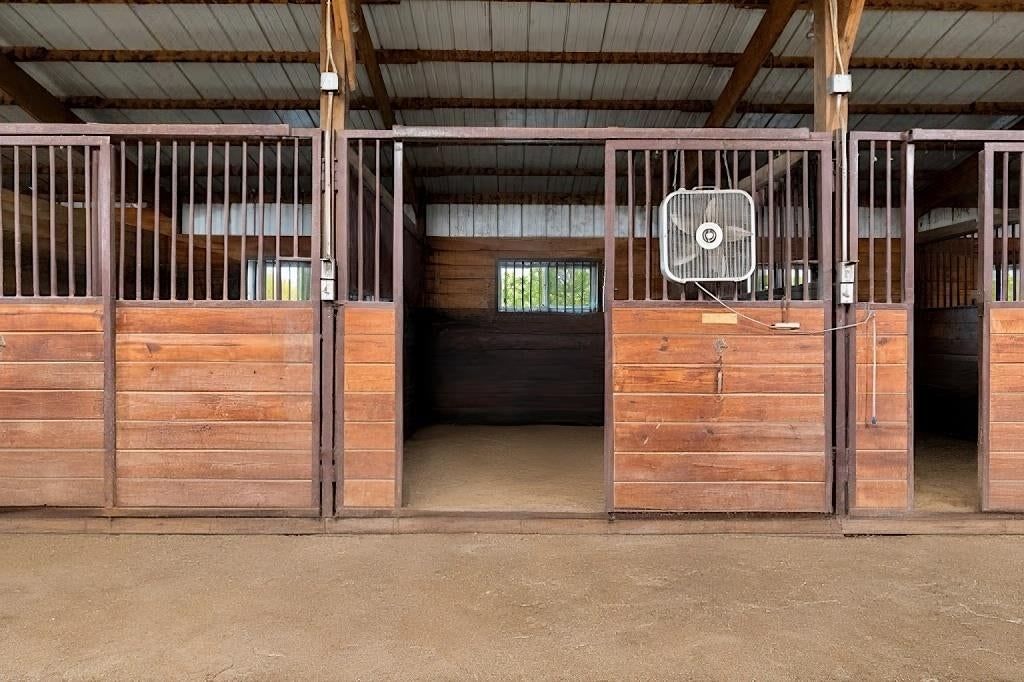 Photo 9 of 31 - 30750 W 143rd Street, Gardner, KS 66030