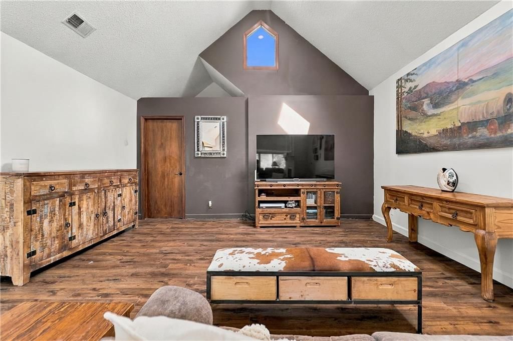 Accent wall at 30750 W 143rd Street, Gardner, KS 66030