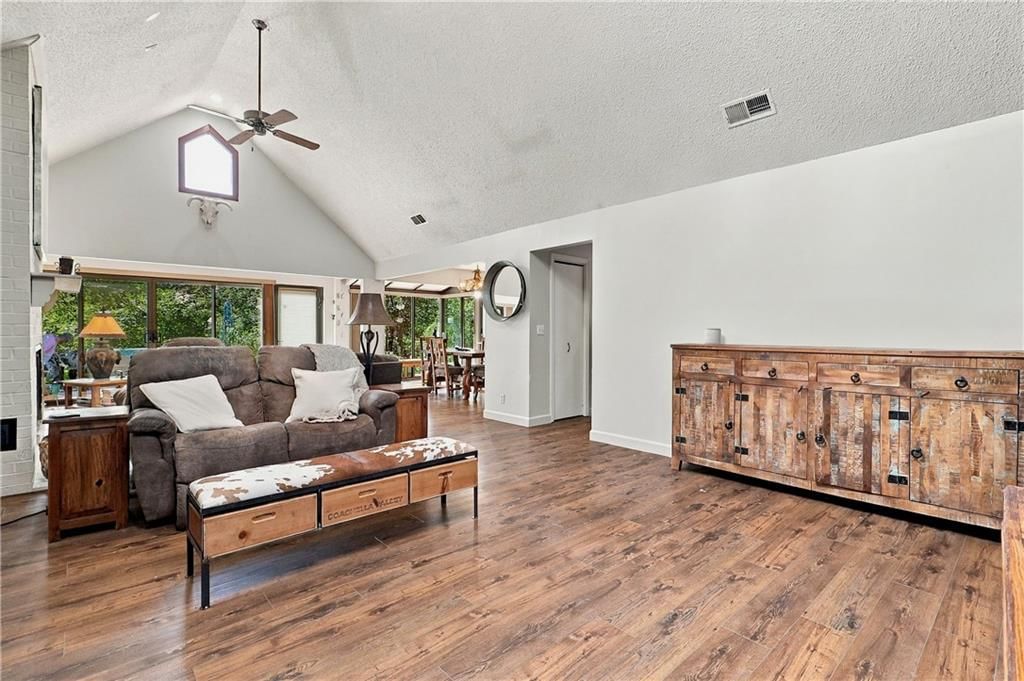 Photo 19 of 31 - 30750 W 143rd Street, Gardner, KS 66030