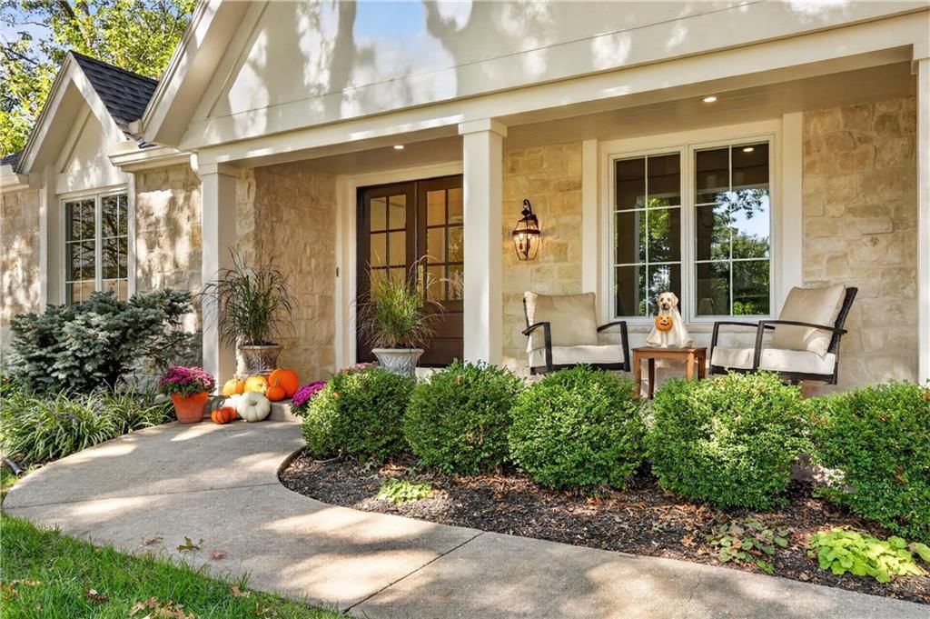 12710 Pembroke Lane, Leawood, KS: listing photo 3