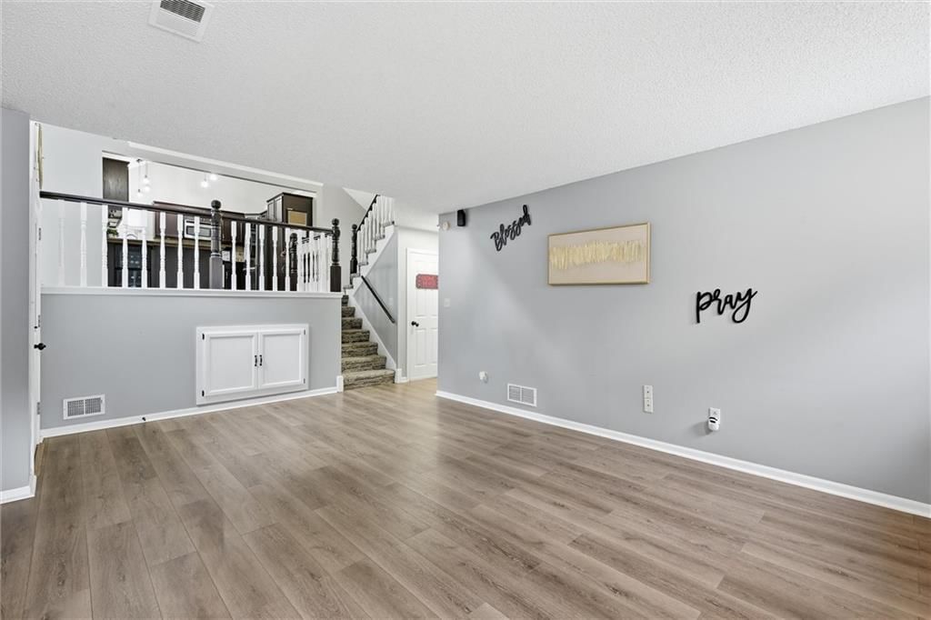 1337 NE Foxwood Drive — photo 8