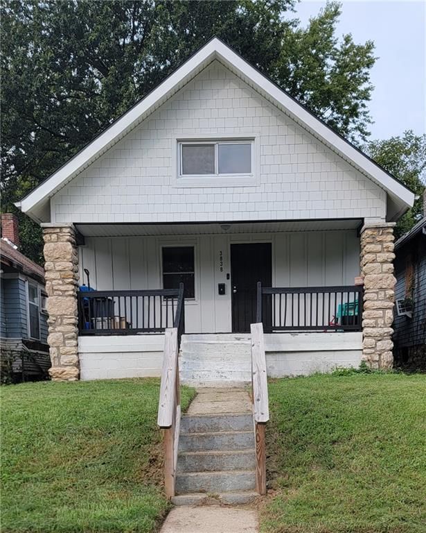 3838 Chestnut Avenue, Kansas City, MO 64128