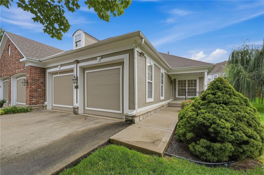 3619 S BOLGER Court, Independence, MO: listing photo 2
