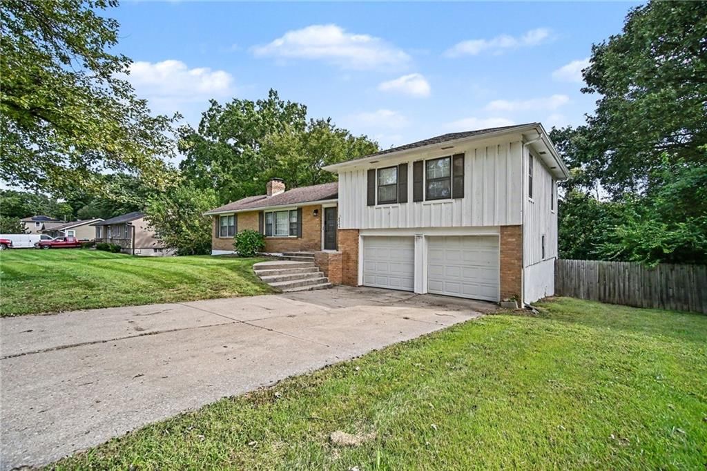 6005 Laurel Avenue, Raytown, MO: listing photo 2