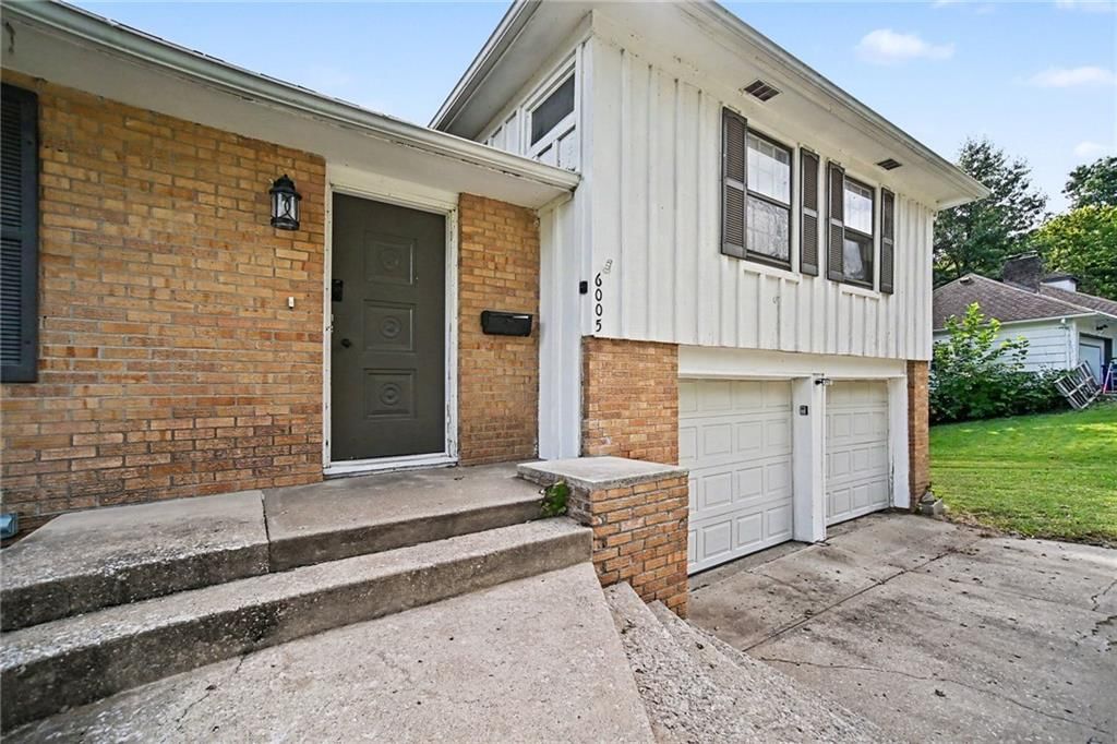 6005 Laurel Avenue, Raytown, MO: listing photo 3