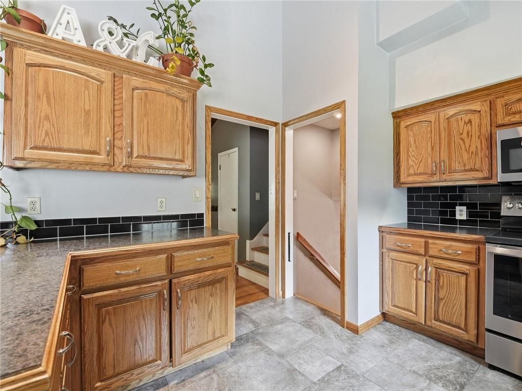 8133 W 93rd Street — photo 13