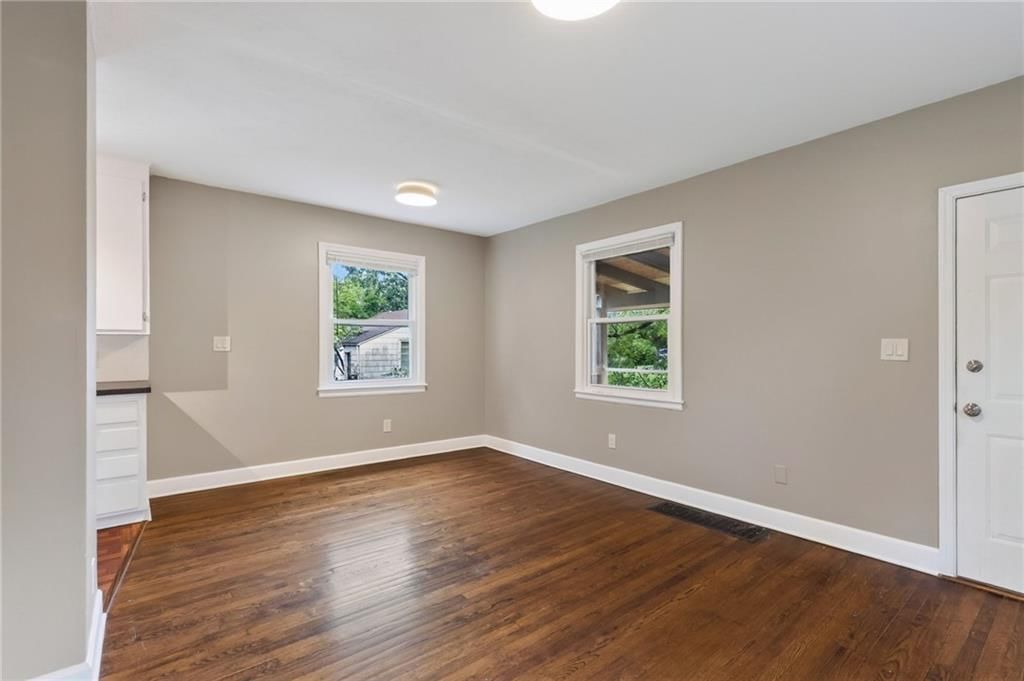 6813 Manchester Avenue — photo 9