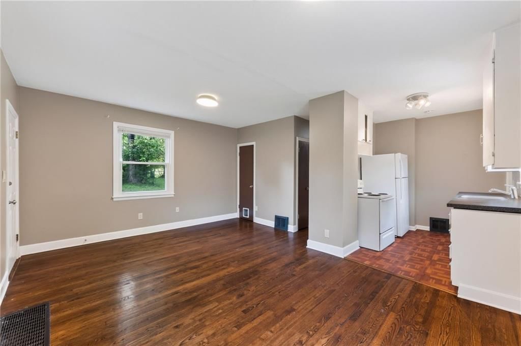 6813 Manchester Avenue — photo 10