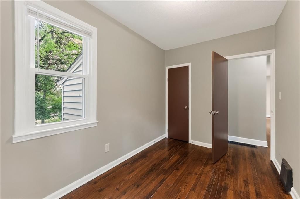 6813 Manchester Avenue — photo 17