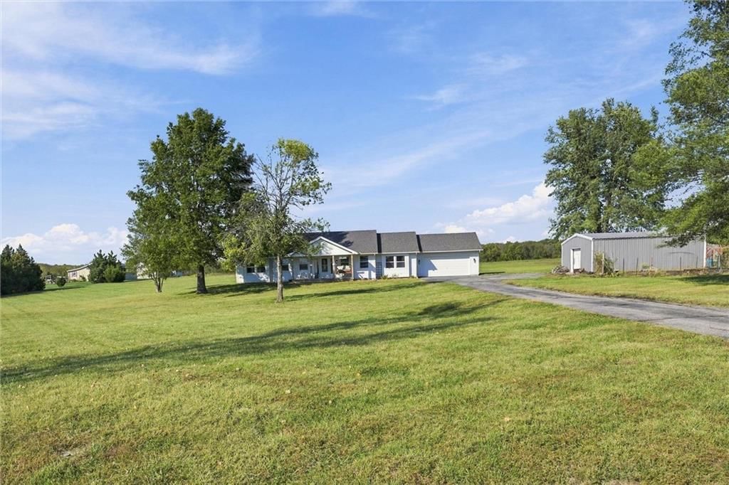 25144 W 265th Street, Paola, KS: listing photo 3