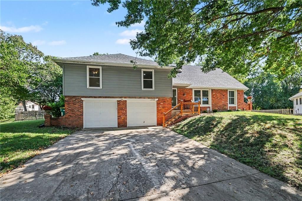 5755 RICHARDS Circle, Shawnee, KS: listing photo 3